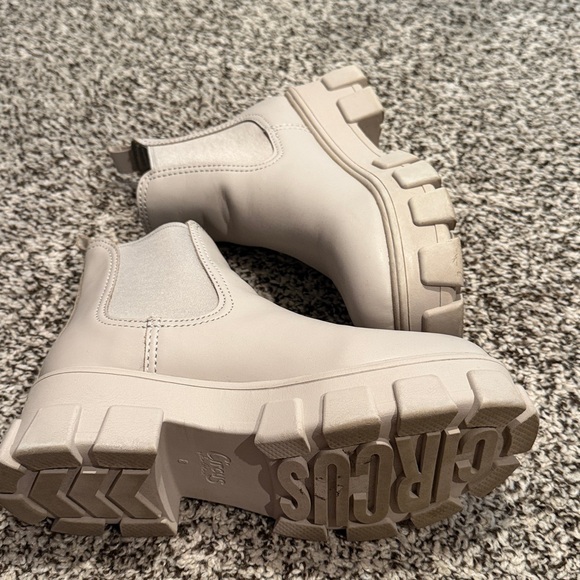 Platform boots - Picture 2 of 2